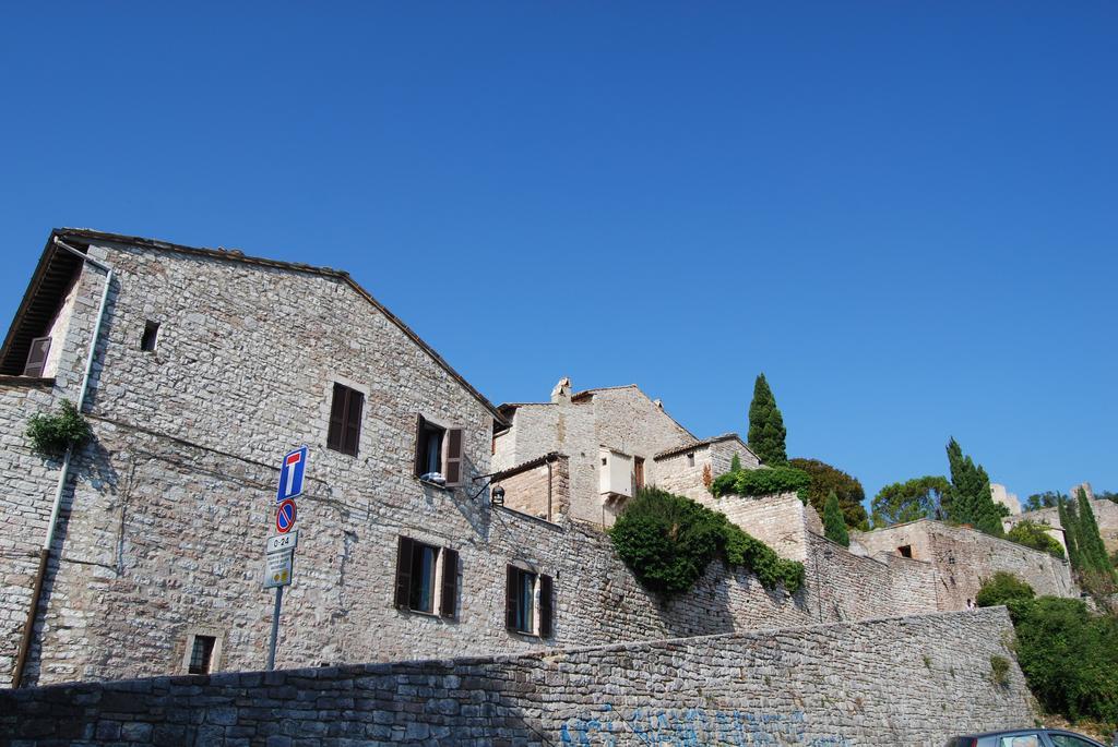 Albergo La Rocca Asyż Zewnętrze zdjęcie